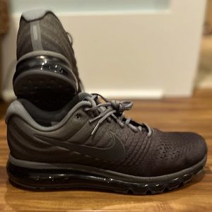 Nike Air maxx 2017 MENS-BRAND NEW